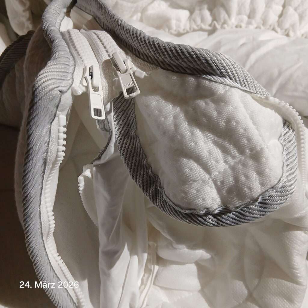 Hochwertiger YKK Reissverschluss an Megaschlaf Wasserbett-Auflage