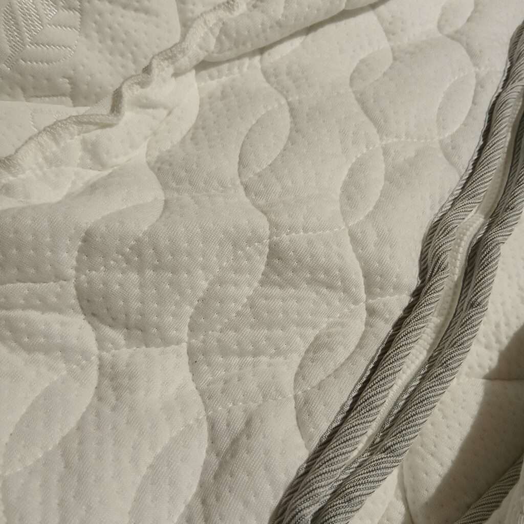 Detailansicht der Split-Spannumrandung für Wasserbetten