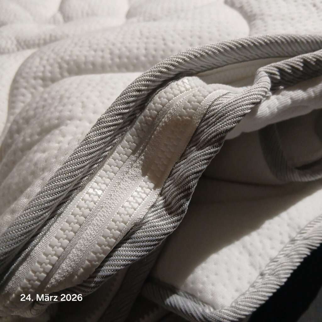 Detailansicht der Split-Spannumrandung für Wasserbetten