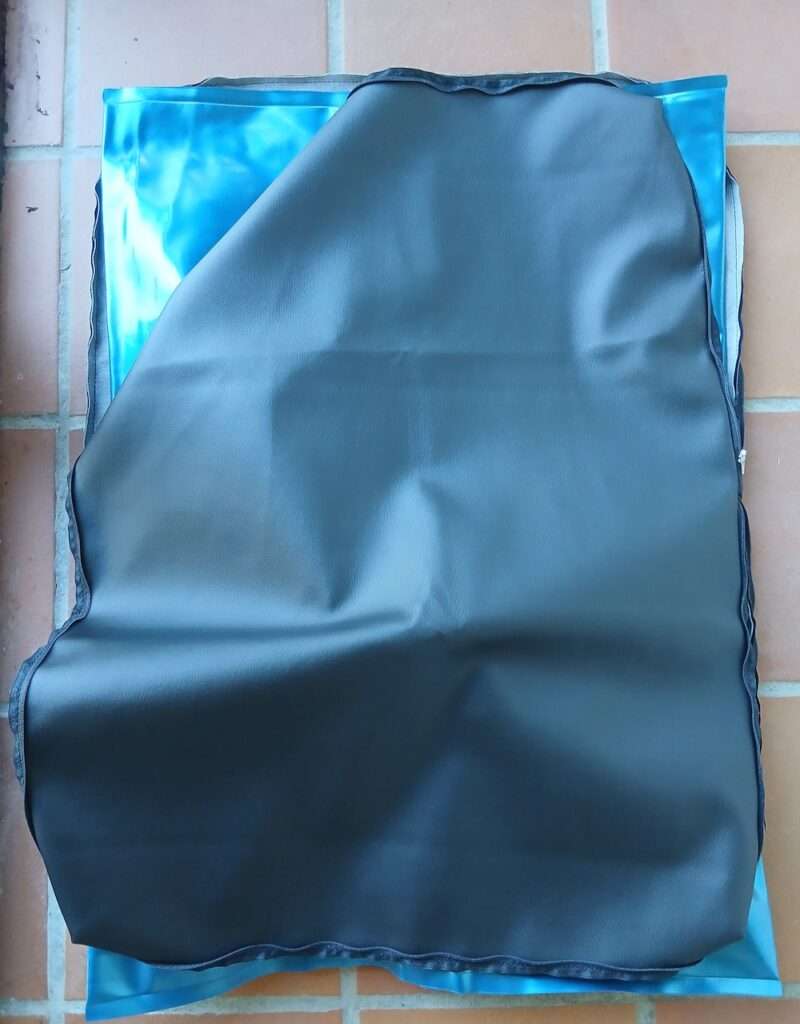 Montage des Wasserkerns im Bezug beim Hunde- Katze- Wasserbett