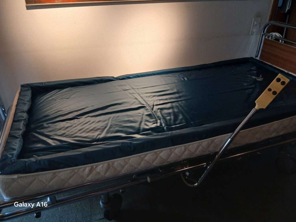 Spital- & Pflege-Wasserbett