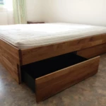 Biowasserbett massiv Eiche mit Schublade offen